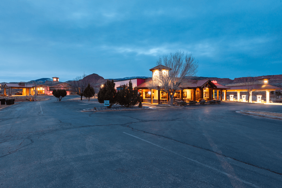 torrey-utah-noor-hotel-exterior006